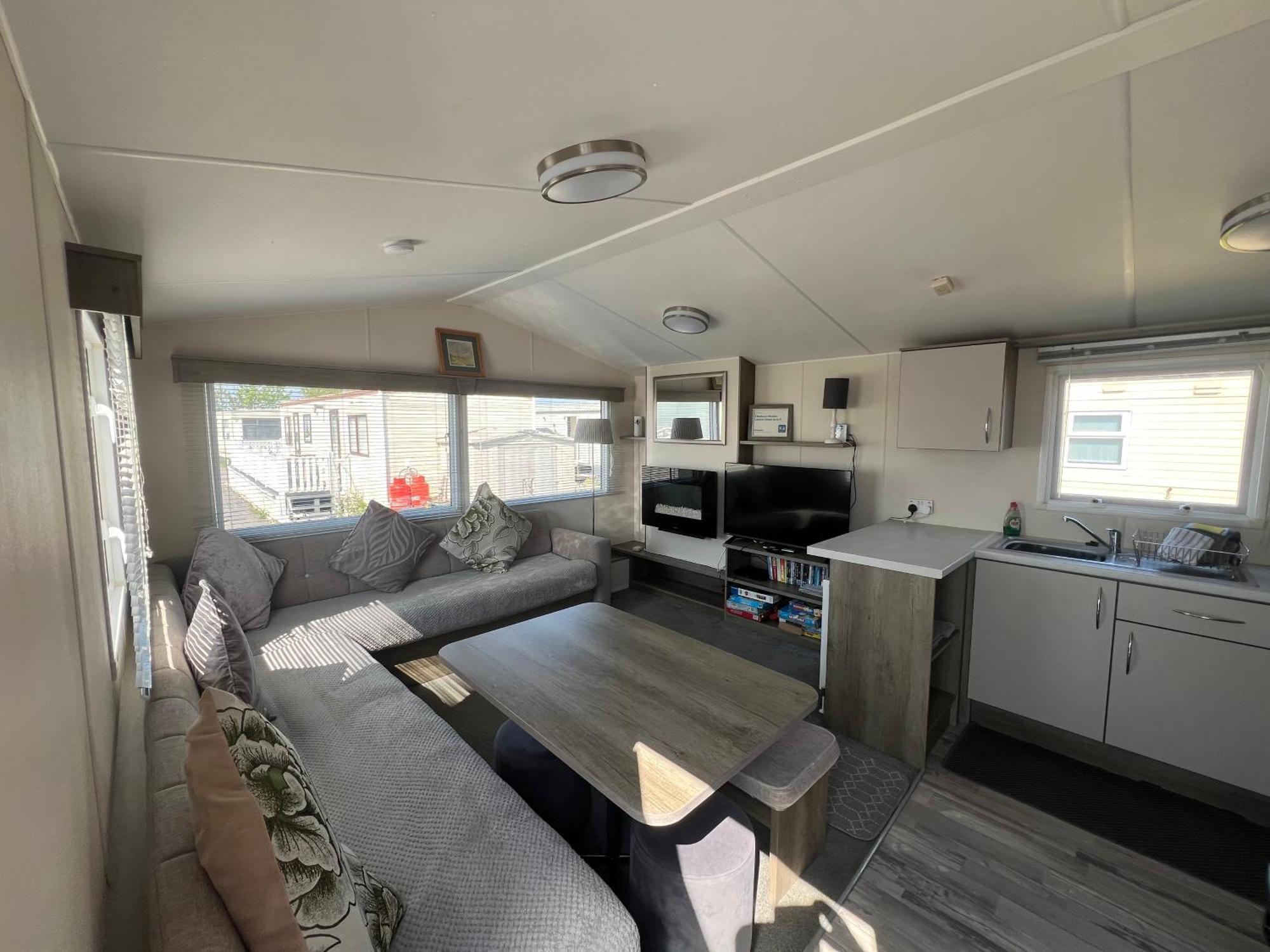 3 Bedroom Modern Caravan Sleeps Up To 8 Millom Bagian luar foto